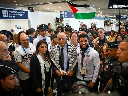 أولمبياد باريس: وصول البعثة الفلسطينية على وقع هتافات "تحيا تحيا فلسطين"