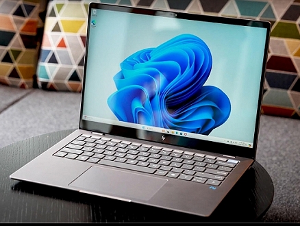 كيف يغير لابتوب HP OmniBook X AI مفهوم الاستخدام الذكي؟