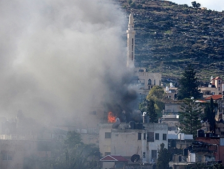 اعتقالات بالضفة والقدس والاحتلال يفجر منزل أسير برام الله