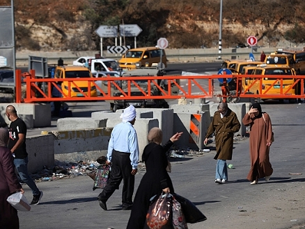 الخليل تحت الحصار: معاناة متصاعدة وقيود مشددة على الفلسطينيين