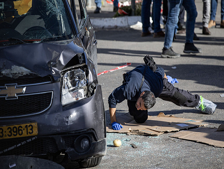 القدس: حادث سير وإطلاق النار على السائق ظنا بتنفيذه عملية