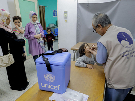 غزة: الصحة العالمية تعلن استئناف حملة التلقيح ضد شلل الأطفال السبت