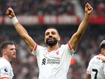 محمد صلاح يقود ليفربول للفوز على أستون فيلا بثنائية