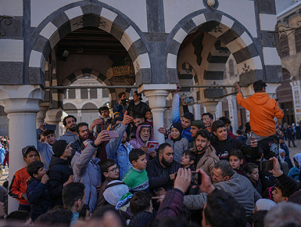 سورية: مصرع 3 نساء وإصابة 5 أطفال بحادث تدافع بالمسجد الأموي في دمشق