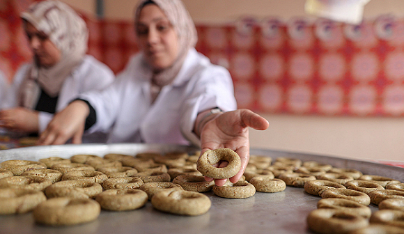 الحلويات نموذجا.. إسرائيل تدمر جهود 40 عاما من الصناعة بغزة