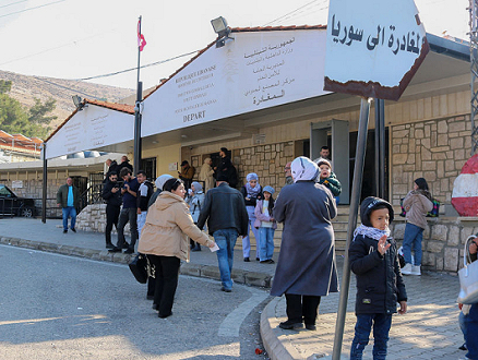 لبنان يسلم جثامين 3 عسكريين سوريين ويبحث مع دمشق استقرار الحدود